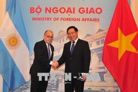 阿根廷外交和宗教事务部长对越南进行正式访问