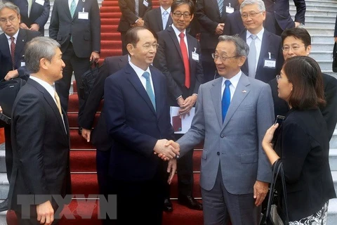 越南国家主席陈大光会见日越经济委员会代表团