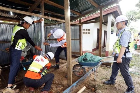 老挝水电站溃坝事件 ：韩国SK工程及建筑公司为灾民兴建临时住宅