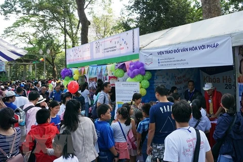 “弘扬遗产：与经济社会世界相约”的暑期学校活动在河内举行