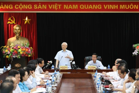 阮富仲总书记与越共中央宣教部举行工作会议