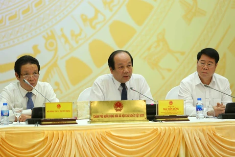 政府例行新闻发布会：今年前7个月越南经济社会发生积极转变