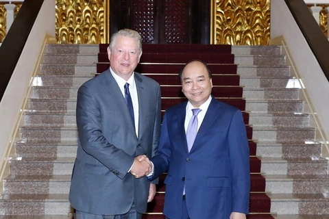 越南政府总理阮春福会见美国前副总统阿尔·戈尔