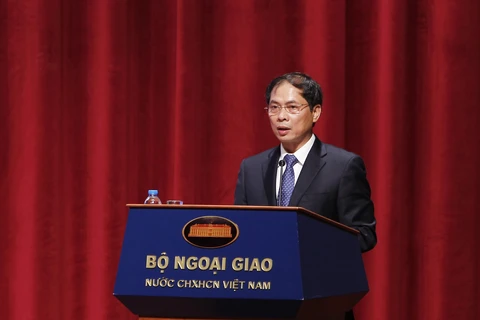 越南副外长裴青山：让越南驻外代表机构和企业界成为彼此的可靠战略伙伴