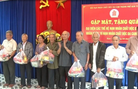 越南橙剂受害者日：各地举行看望慰问橙剂受害者的活动
