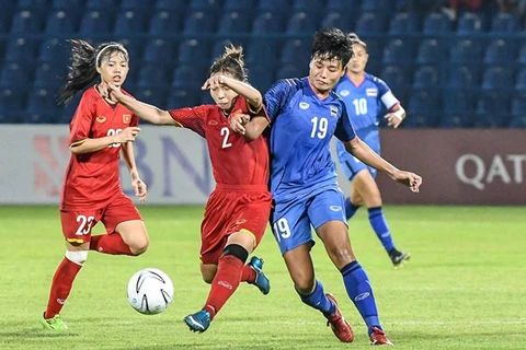 ASIAD 2018：越南女子足球队以3比2击败泰国队 赢得四分之一决赛席位
