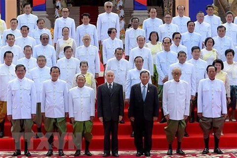越南领导致电祝贺柬埔寨第六届国会通过新一届国会议员和内阁成员名单