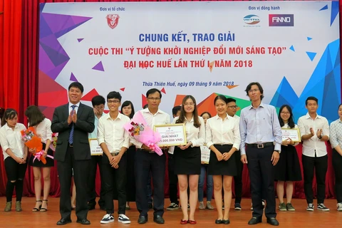 越南顺化大学创新创业倡议大赛颁奖仪式举行 一等奖拿1500万越盾