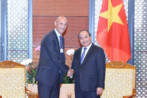 越南政府总理阮春福会见世界大型集团领导