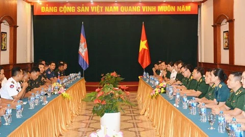 越柬两国促进青年军官交流合作