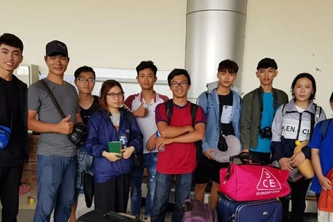 印尼地震和海啸：10名越南大学生已被安全送往帕卢机场