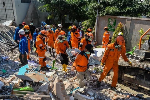 印尼地震和海啸：印尼总统佐科·维多多再赴灾区视察