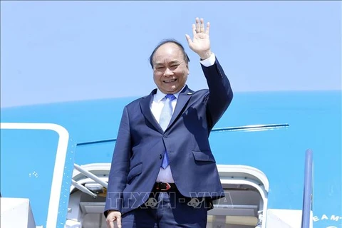 阮春福总理结束出席东盟领导人见面会并对印尼进行工作访问之旅