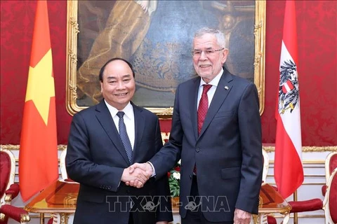 越南政府总理阮春福拜访奥地利总统亚历山大·范德贝伦