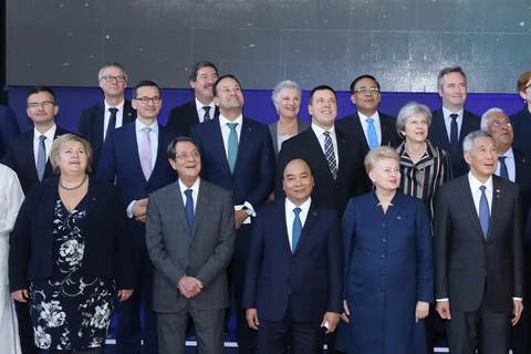 政府总理阮春福结束出席ASEM 12和访问欧盟及比利时之行