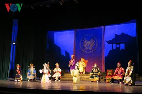 全国专业从剧、发牌唱曲及民间歌剧艺术节有助于弘扬民族传统艺术