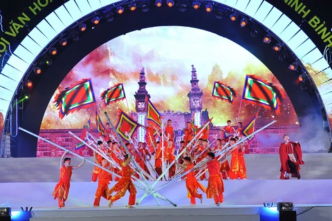 政府副总理武德儋出席2018年宁平省文化体育与旅游节开幕式