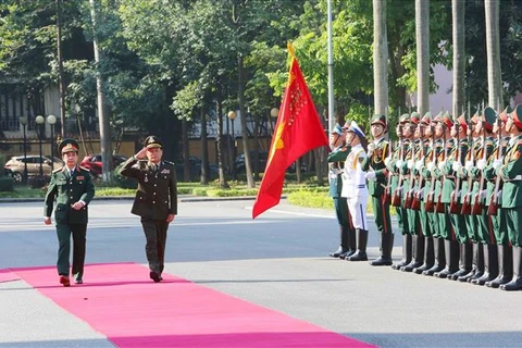 柬埔寨国家宪兵总司令冯批森对越南进行正式访问