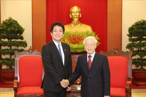 越共中央总书记、国家主席阮富仲会见日本首相特使 