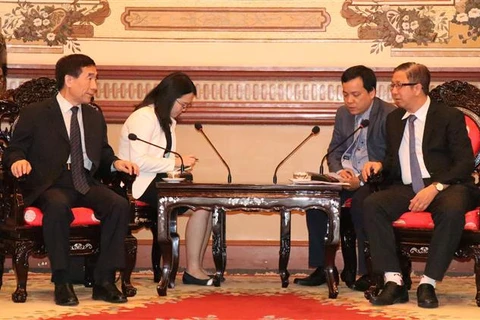 胡志明市人民议会副主席会见中国全国人大代表团