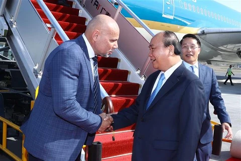 越南政府总理阮春福抵达巴布亚新几内亚 开始出席APEC 26