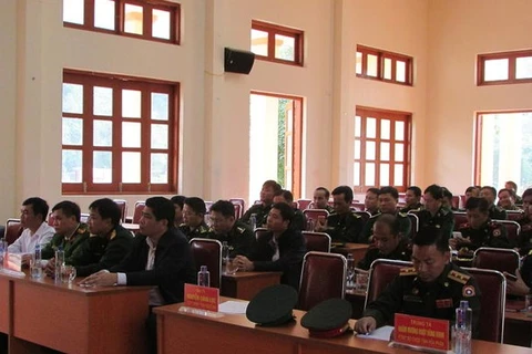 广南省为老挝色贡省军事指挥部边防部队进行业务培训