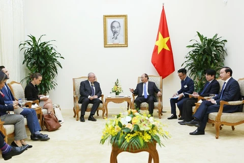 越南政府总理阮春福会见比利时驻越大使保罗•詹森