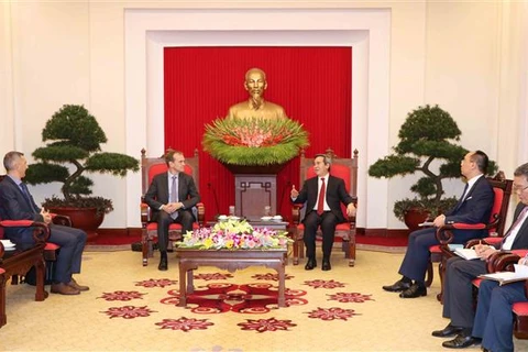 越共中央经济部部长会见谷歌集团全球事务副总裁