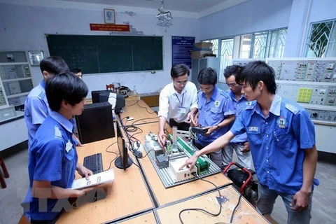 亚行向越提供7800万美元贷款 助力提升越南职业技能培训质量