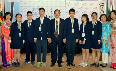 越南学生代表团在2018年IJSO竞赛中获得4枚金牌