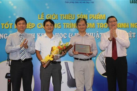 越南企业成功研制应用微点激光技术的手术设备