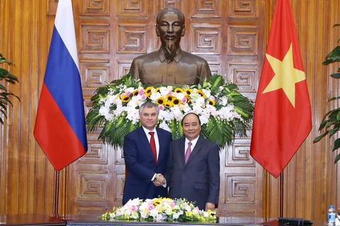 越南政府总理阮春福会见俄罗斯联邦国家杜马主席