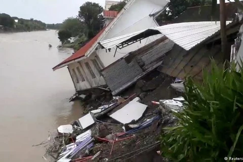 台风乌斯曼袭击菲律宾 已致近70人死亡
