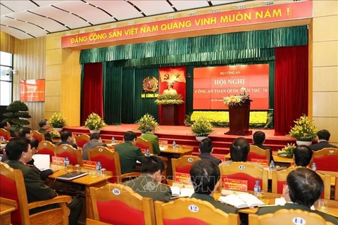 越共中央总书记、国家主席阮富仲出席第74次全国公安会议