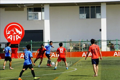 庆祝柬埔寨“1·7胜利日”的越柬足球友谊赛 在金边举行 