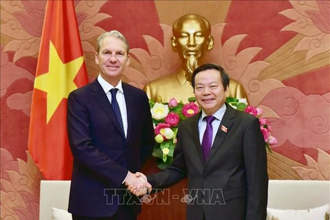 越南国会副主席冯国显会见美国辉瑞制药国际集团领导