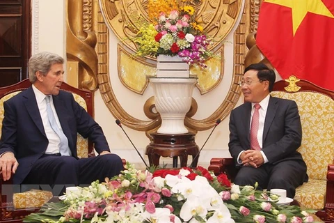 美国前国务卿约翰•克里来越出席2019年越南经济论坛