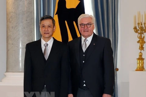 越南驻德国大使向德国总统施泰因迈尔递交国书
