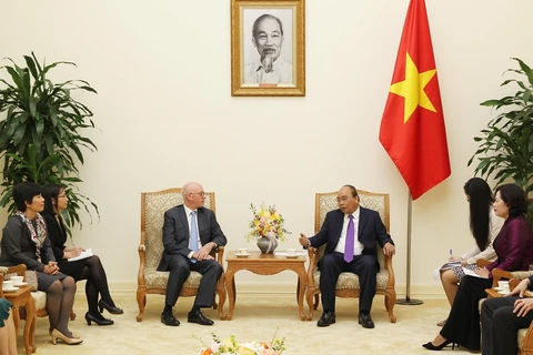 越南政府总理阮春福会见国际货币基金组织驻越办事处首席代表