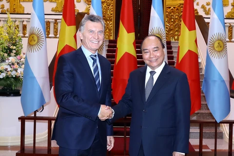 阮春福总理会见阿根廷总统马克里