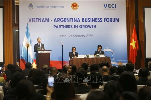 越南阿根廷企业论坛吸引两国300家企业代表出席