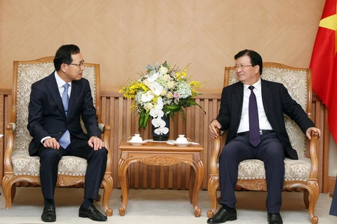 郑廷勇副总理会见韩国三星集团（越南）总裁