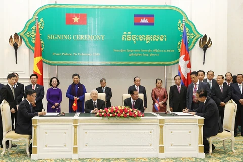 社论：越南与柬埔寨全面友好合作关系发展的新步伐