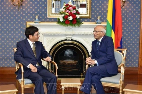 越南和毛里求斯致力于促进多领域的合作关系