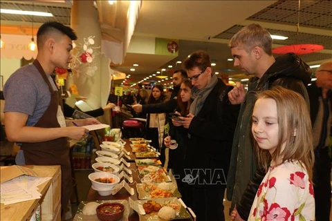 第8次越南街头美食节在俄罗斯热闹开场