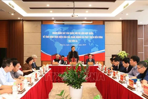 越南国会和联合国考察团赴山罗省考察消除贫困和减贫工作