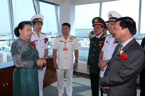 国会主席阮氏金银出席西贡新港总公司成立30周年纪念典礼