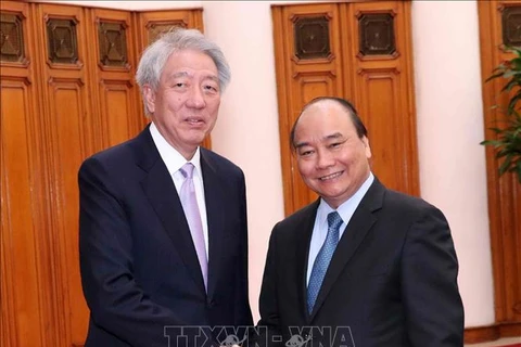 政府总理阮春福会见新加坡副总理张志贤