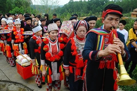 安沛省红瑶族的恭送祖先习俗