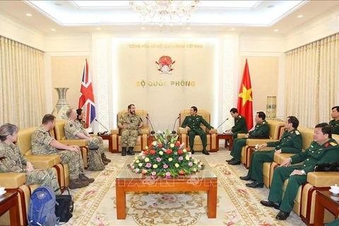 越南与英国加强维和部队的军医合作